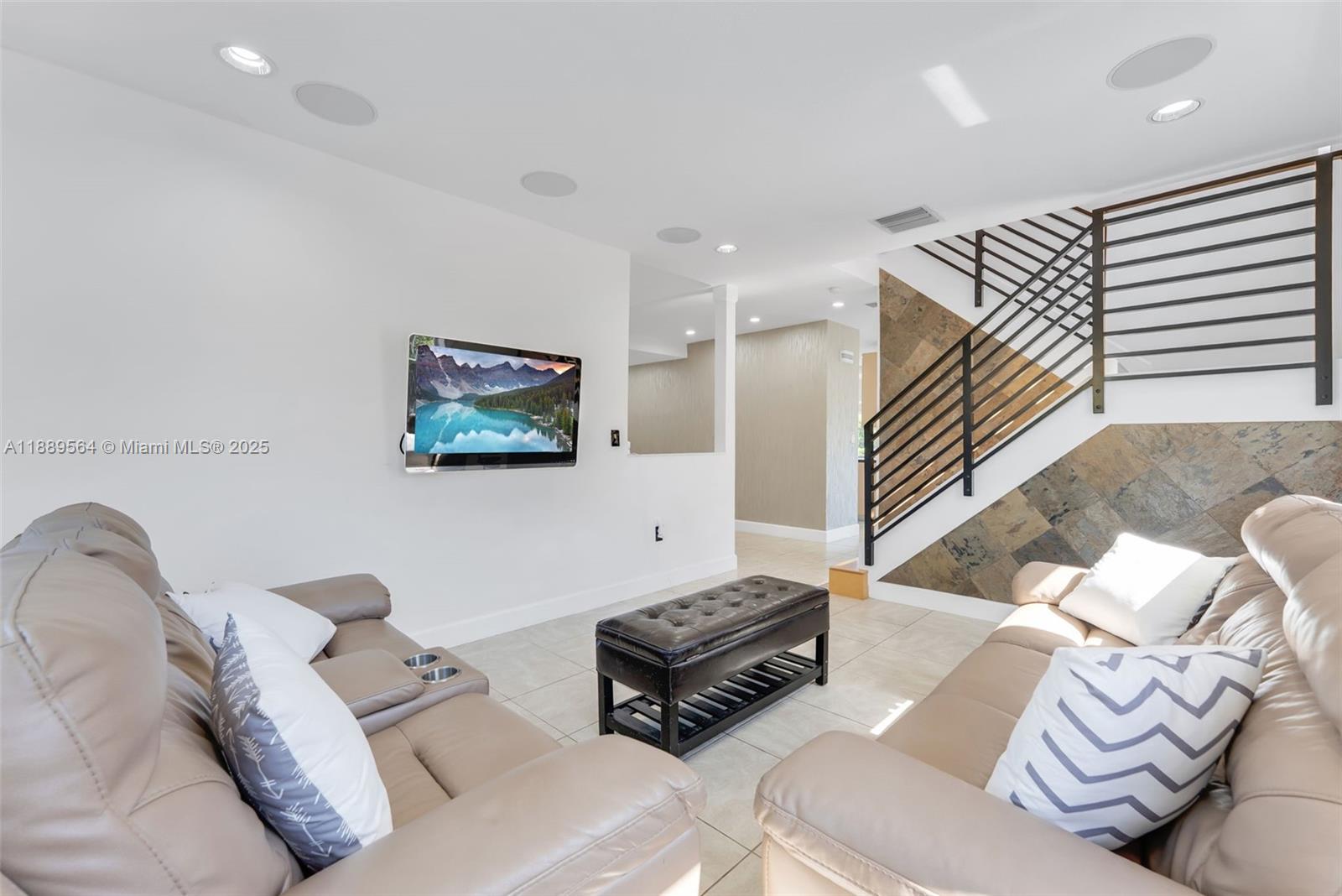 PELICAN BAY AT OLD CUTLER - Residential