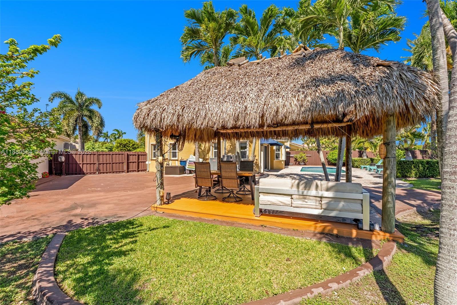 PELICAN BAY AT OLD CUTLER - Residential