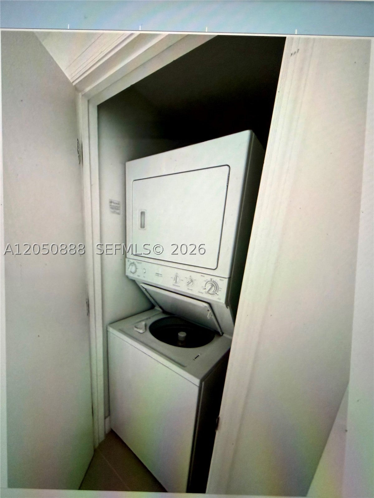 500 Brickell Ave 2003