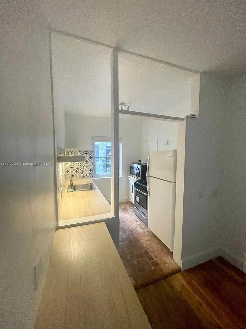 THE PARK VINTAGE CONDO - Residential