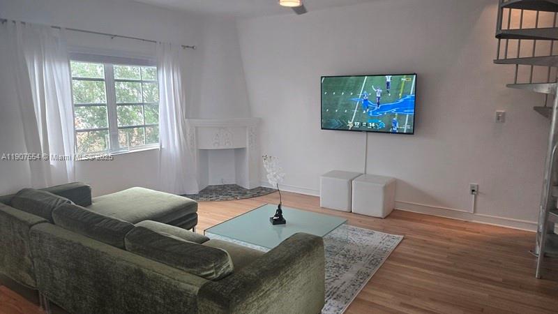 ESPANOLA COURT CONDO - Residential Lease