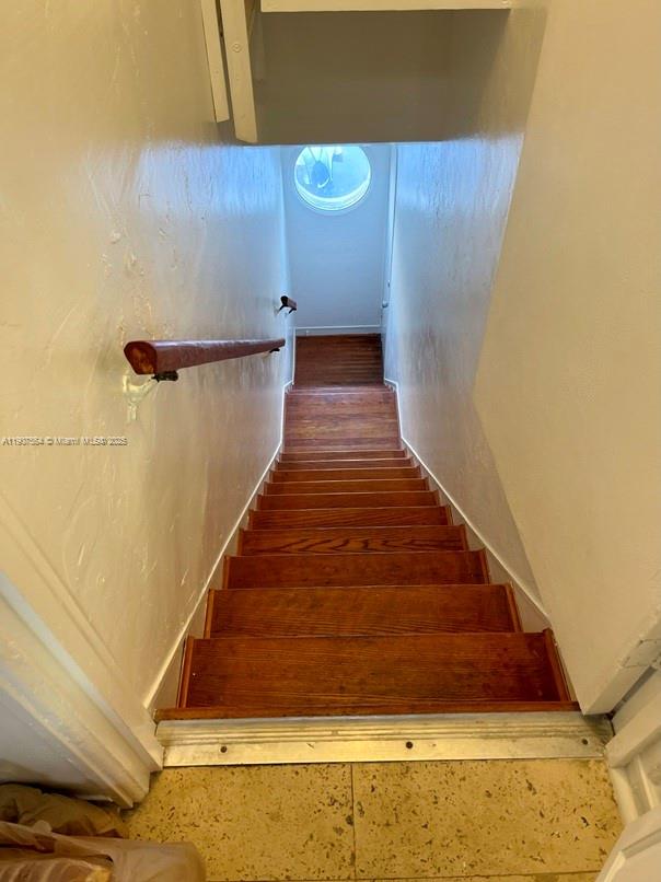 ESPANOLA COURT CONDO - Residential Lease