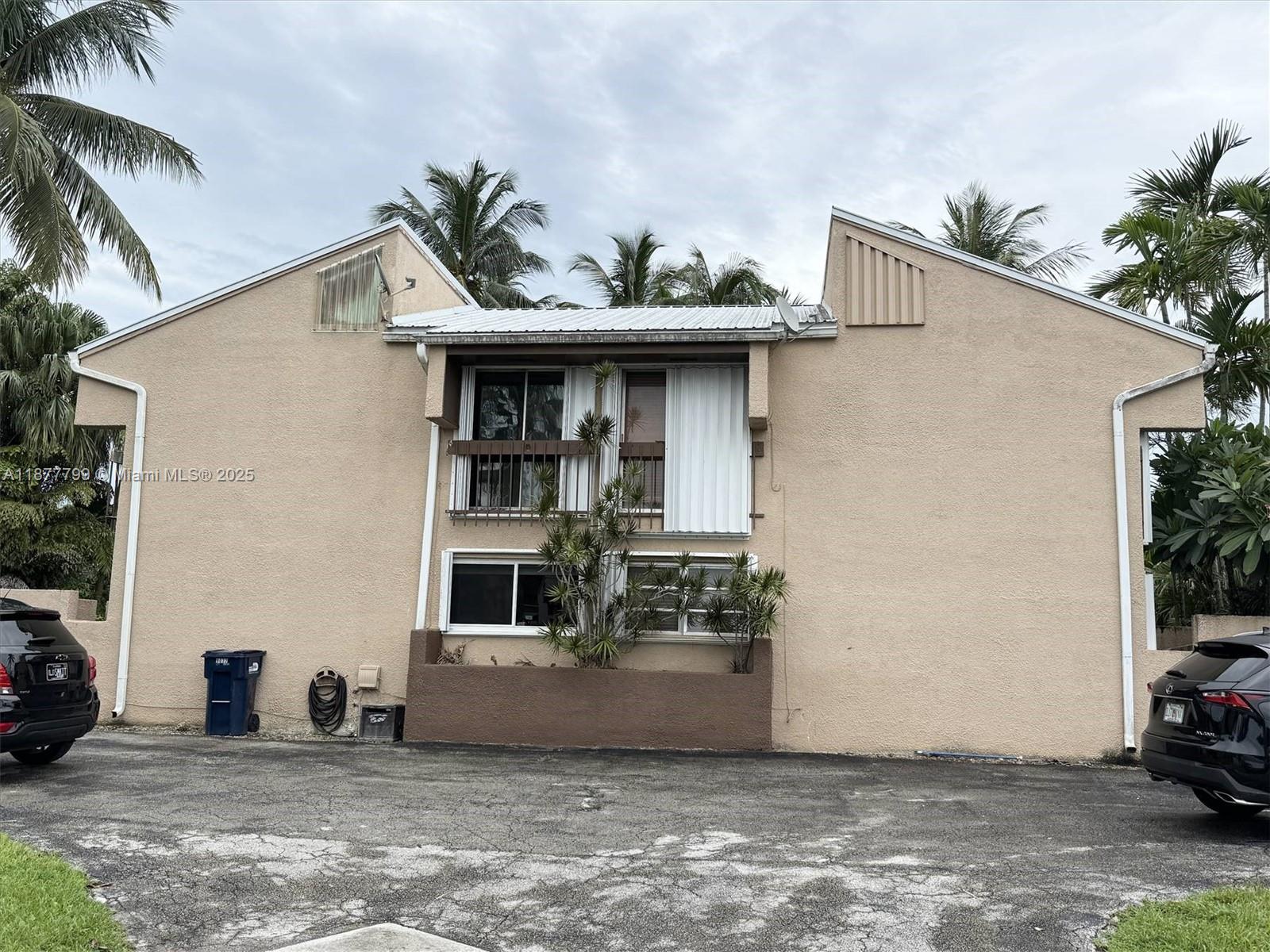 PINEBROOKE CONDO BLDG H - Residential