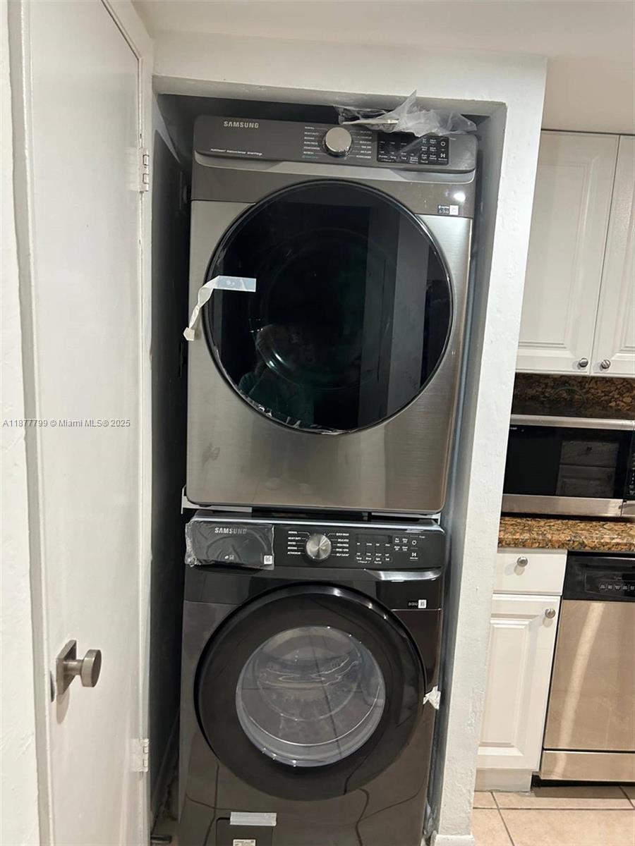 PINEBROOKE CONDO BLDG H - Residential