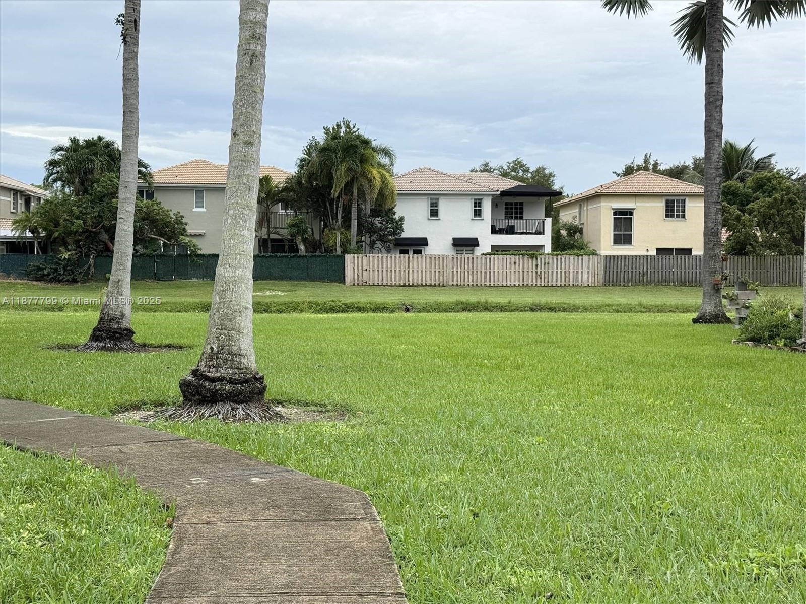 PINEBROOKE CONDO BLDG H - Residential