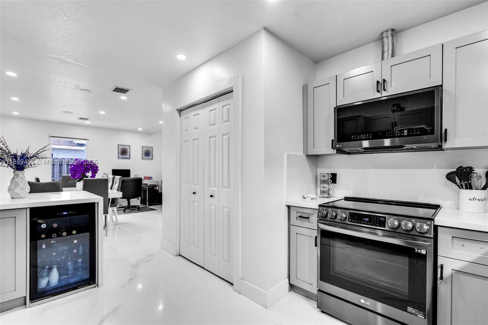 THE TROPICS AMD - Residential