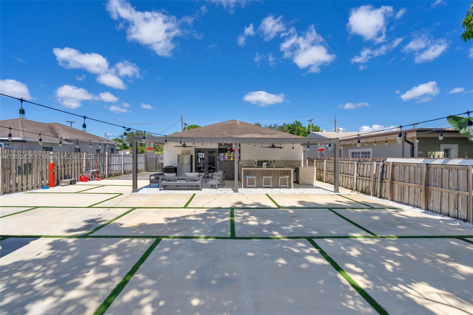 THE TROPICS AMD - Residential