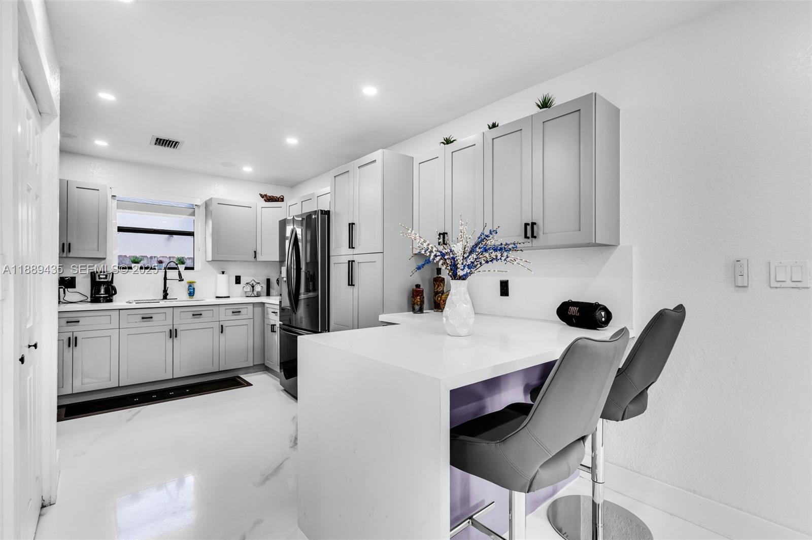 THE TROPICS AMD - Residential