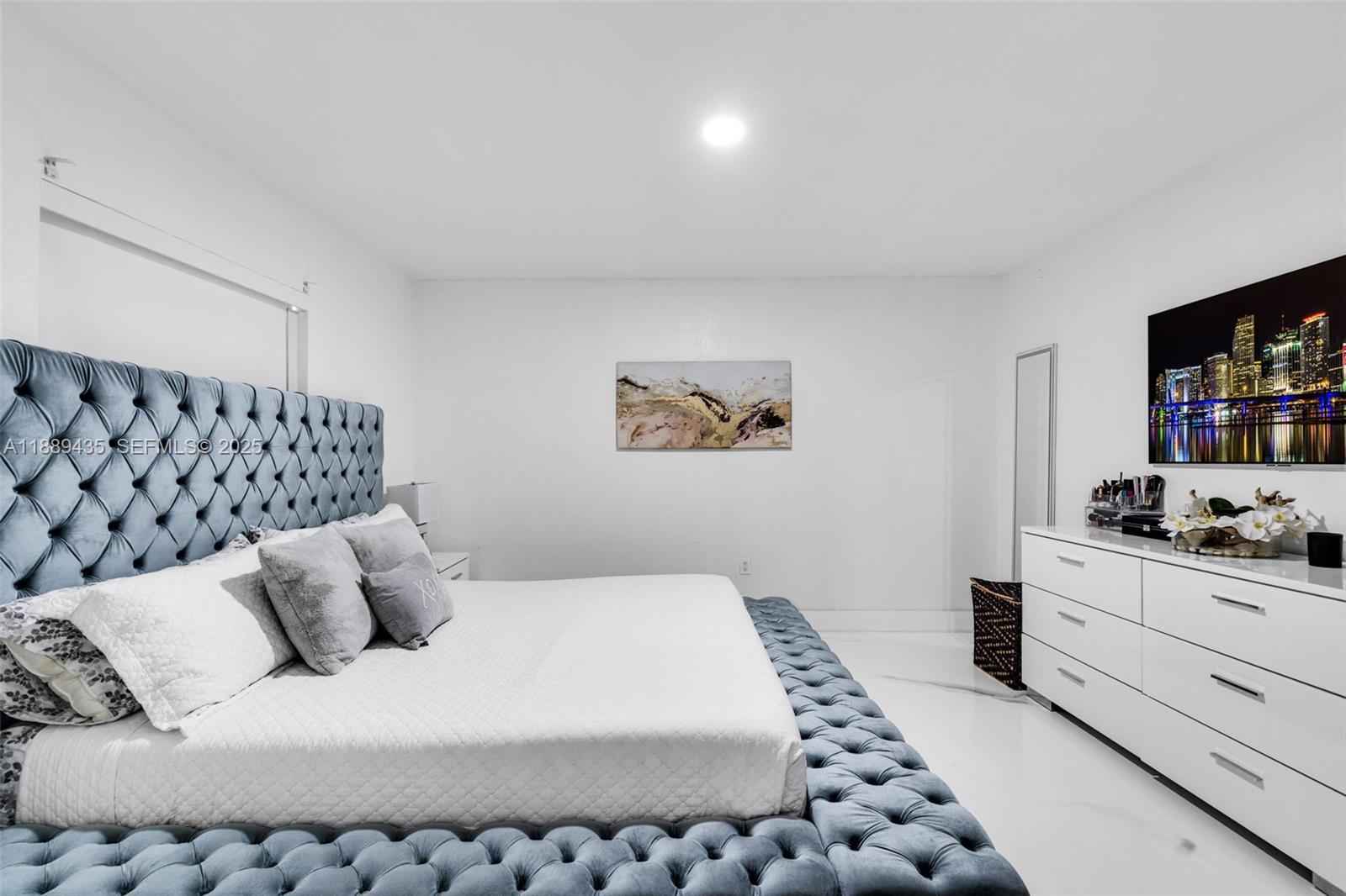 THE TROPICS AMD - Residential