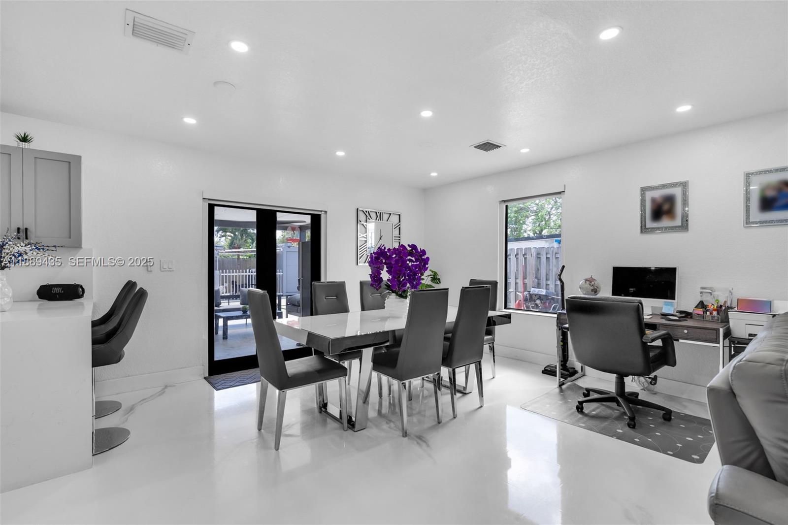 THE TROPICS AMD - Residential