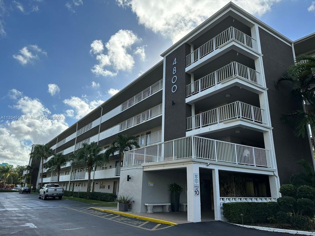 Photo of 4800 Hillcrest Ln #506, Hollywood, FL 33021 (MLS # A11334513)