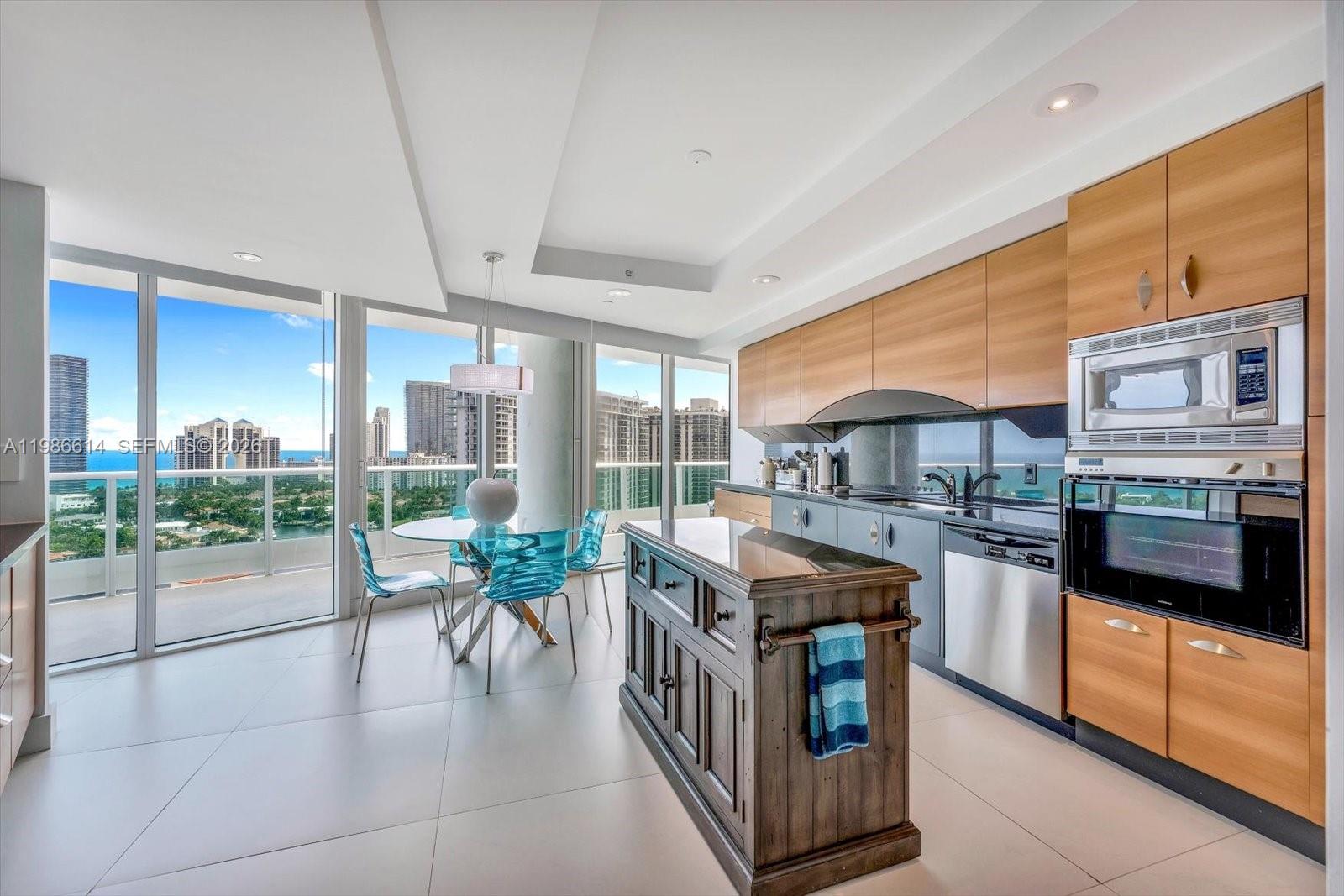 TOWERS OF PORTO VITA-SOUT - Residential