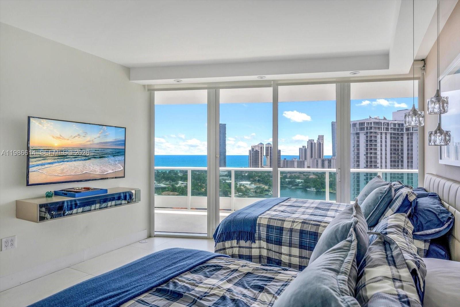 TOWERS OF PORTO VITA-SOUT - Residential