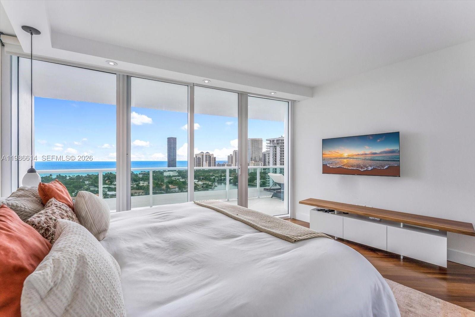 TOWERS OF PORTO VITA-SOUT - Residential