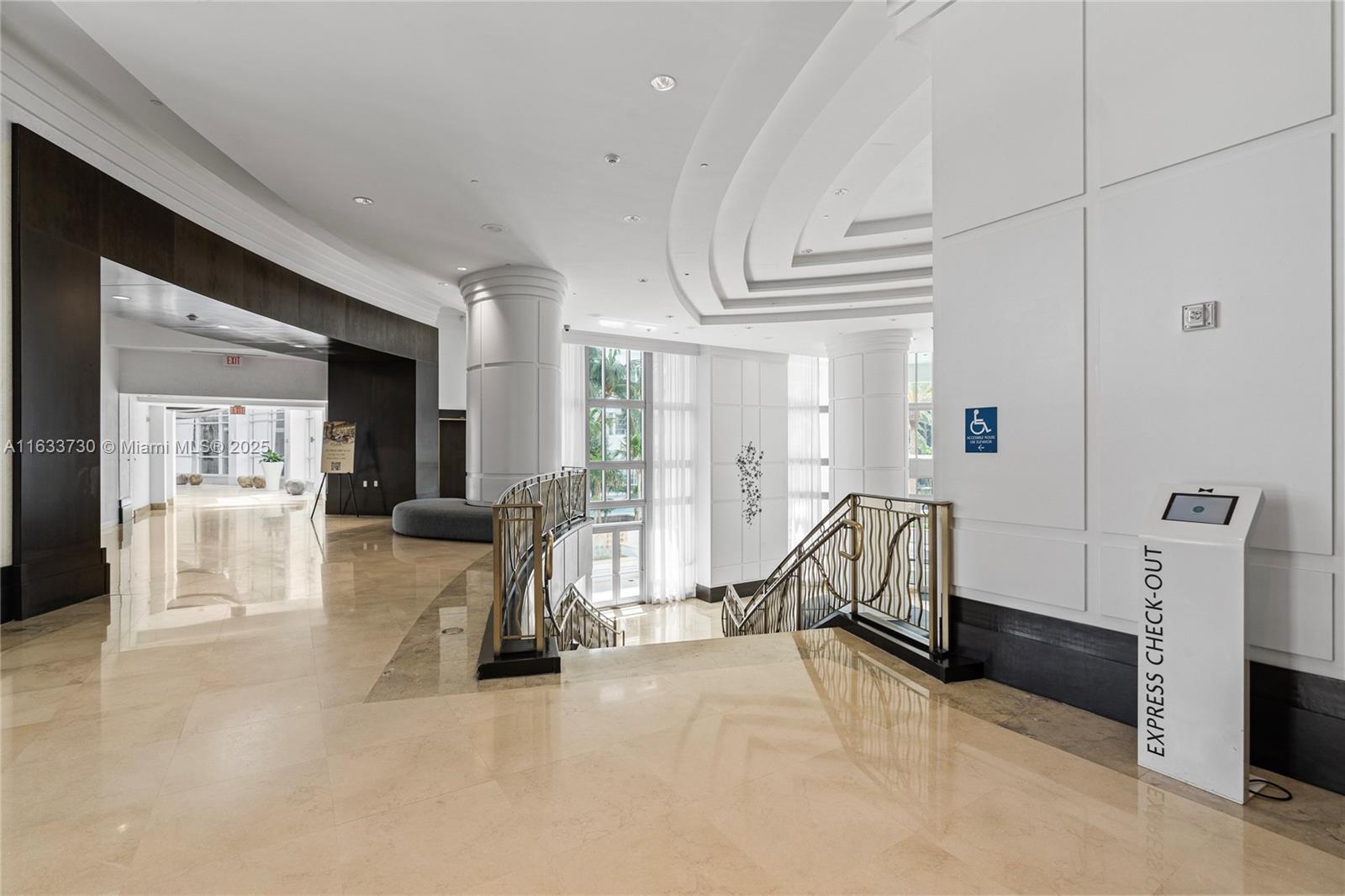 Fontainebleau II Tresor - Residential