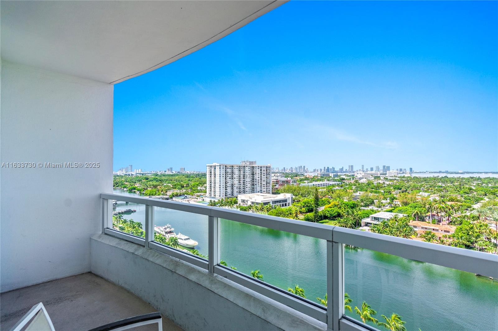 4401 Collins Ave 1516