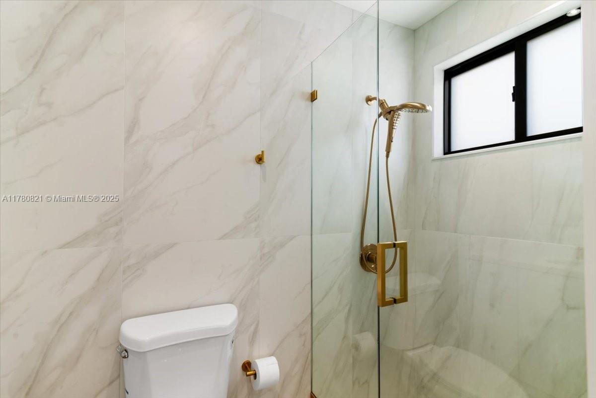 CORAL WAY PLAZA - Residential Lease