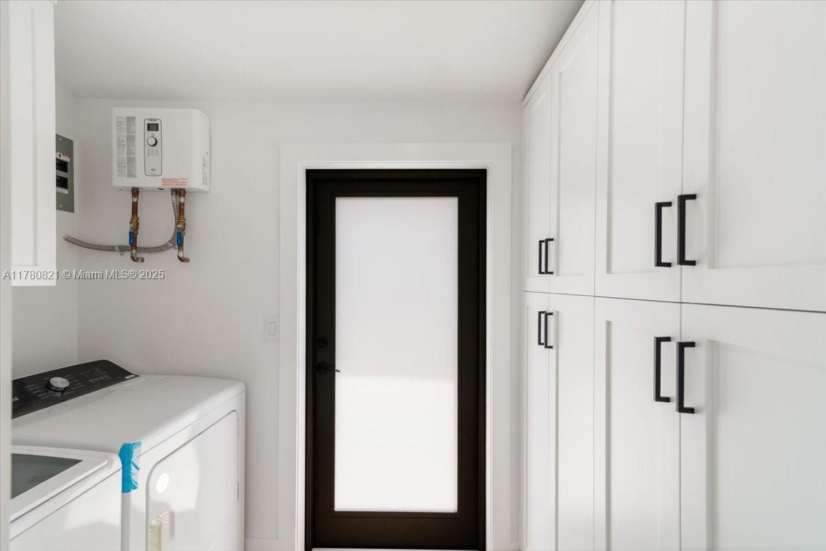 CORAL WAY PLAZA - Residential Lease