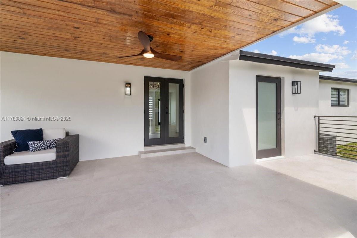 CORAL WAY PLAZA - Residential Lease