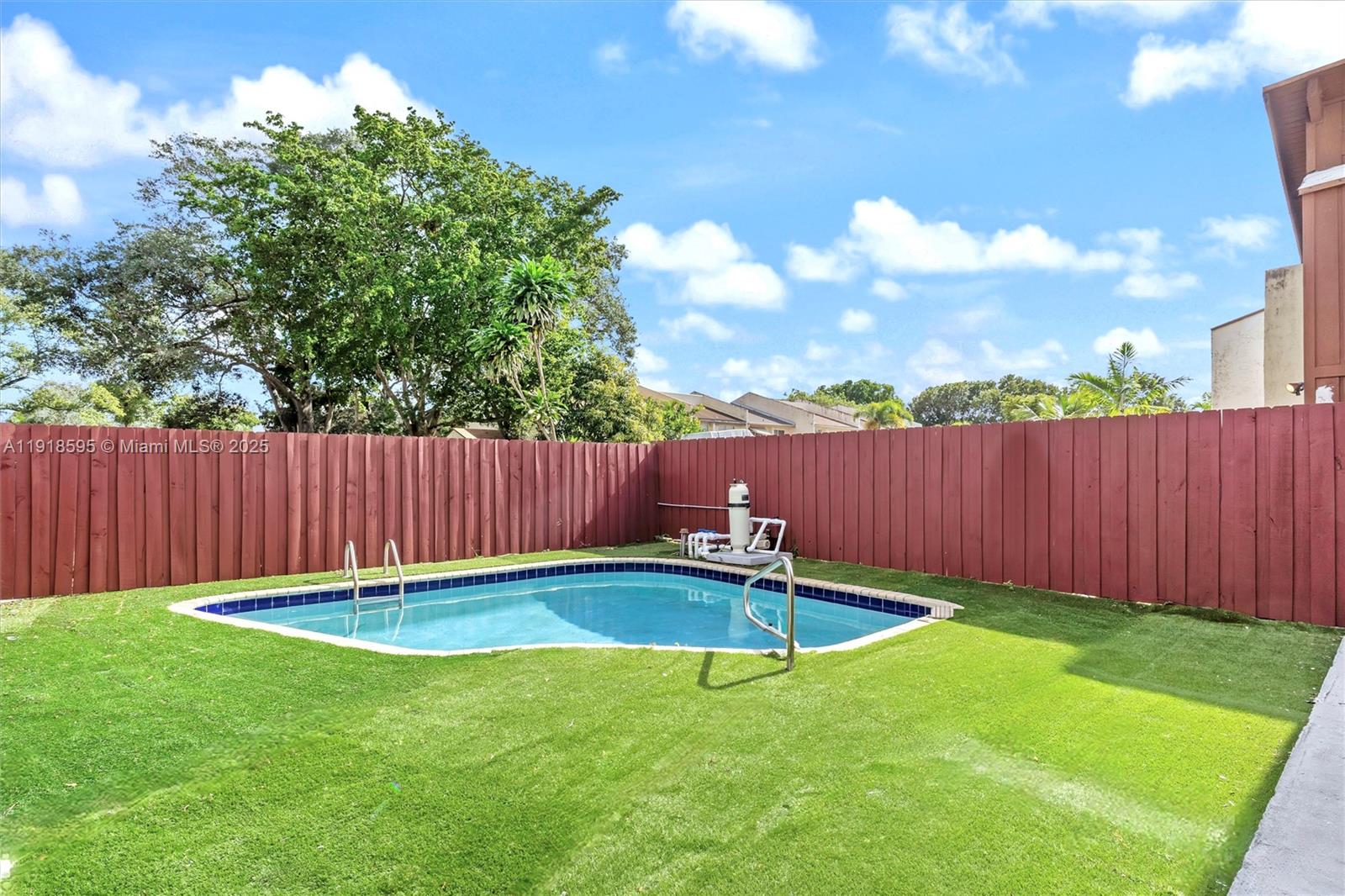 PALM-AIRE VILLAGE SECTION - Residential