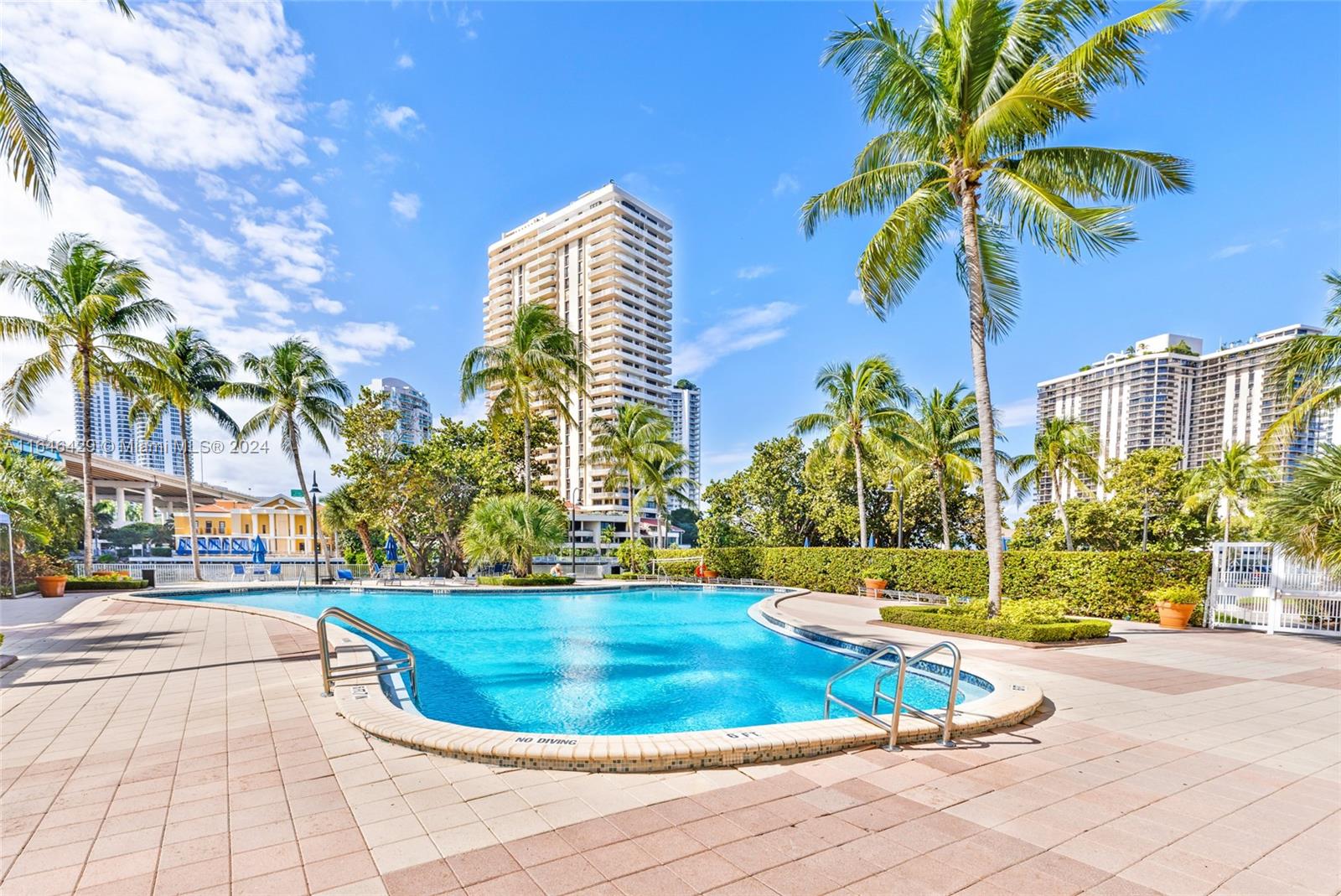 OCEANVIEW BUILDING A COND - Residential