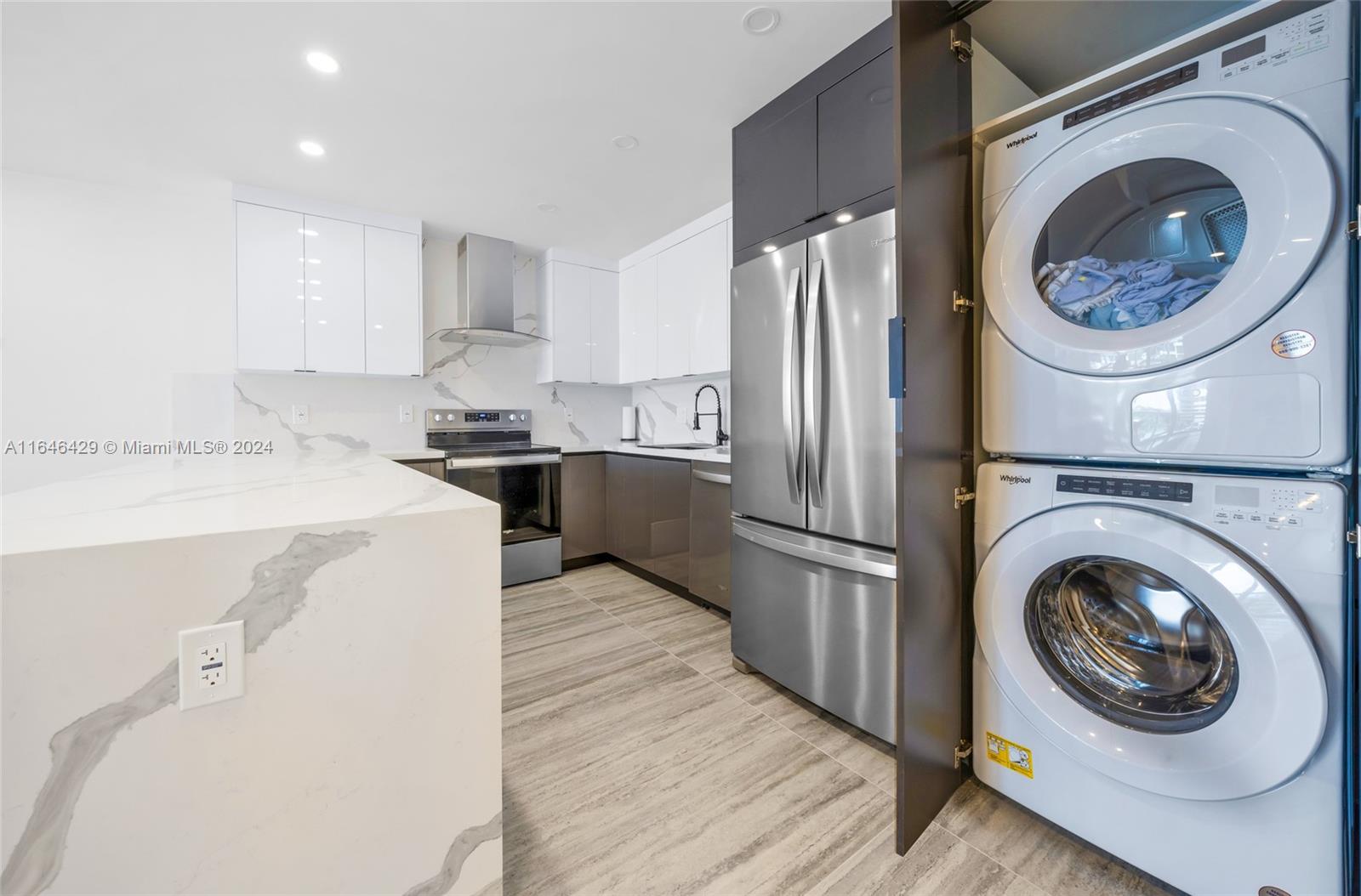 OCEANVIEW BUILDING A COND - Residential