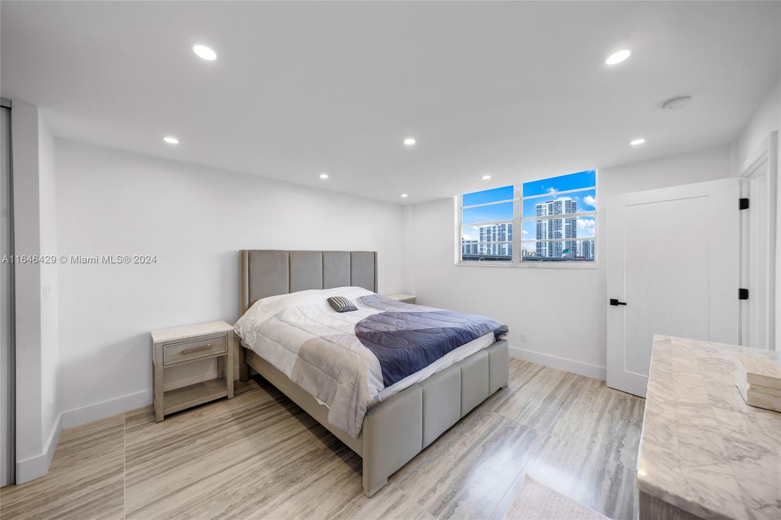 OCEANVIEW BUILDING A COND - Residential