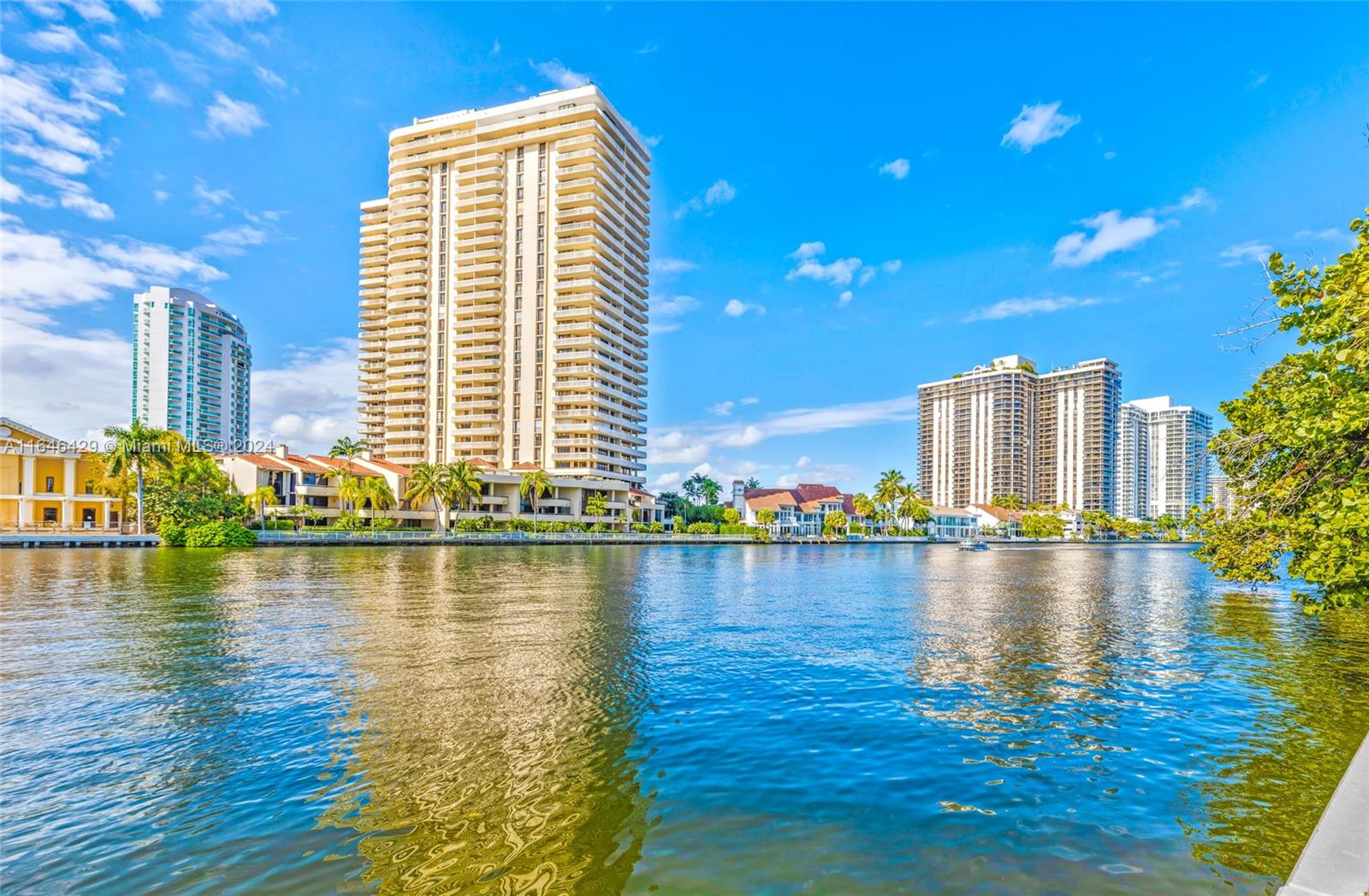 OCEANVIEW BUILDING A COND - Residential