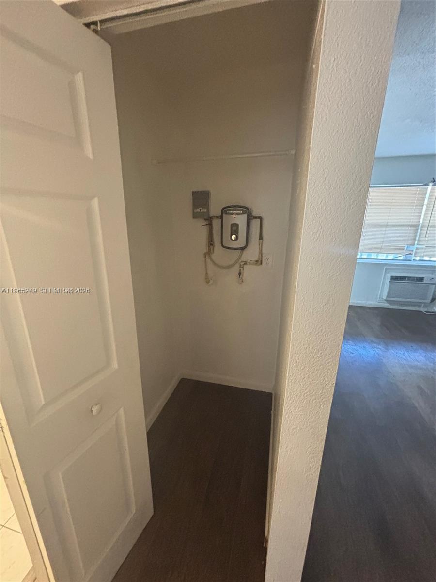 FT LAUDERDALE B-40 - Residential Lease