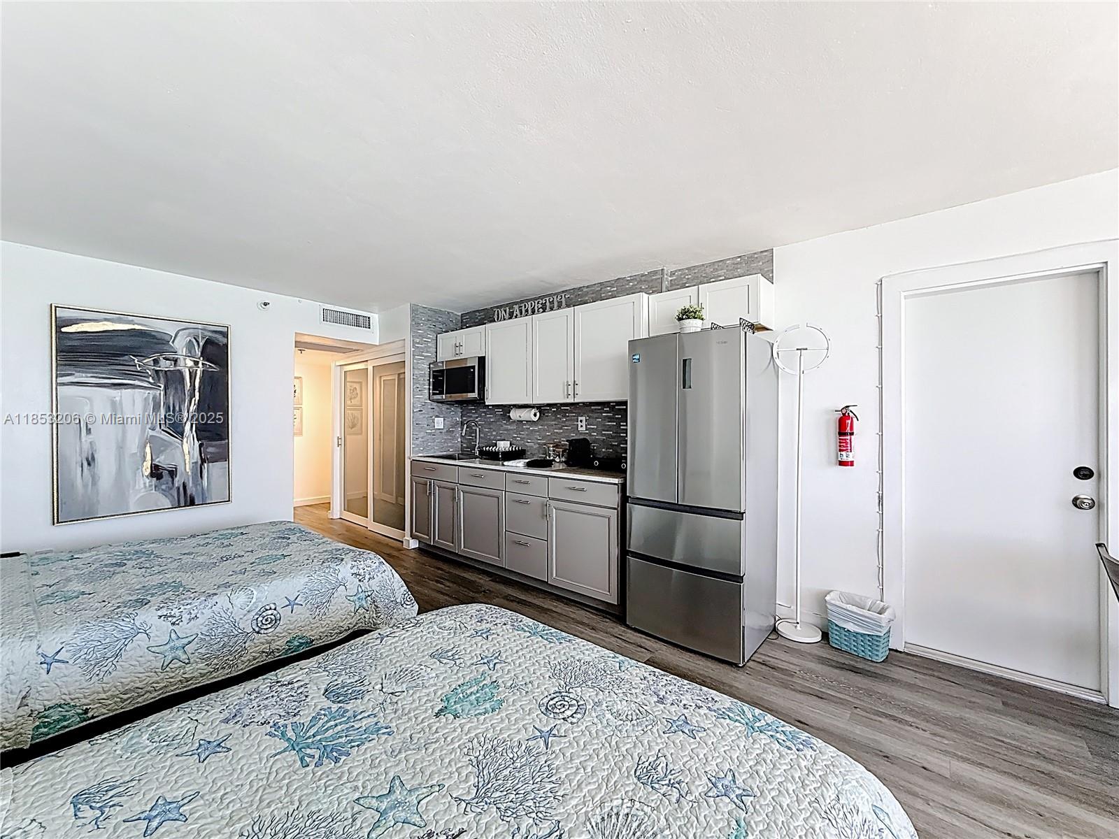 THE AVENTURA BEACH CLUB C - Residential Lease