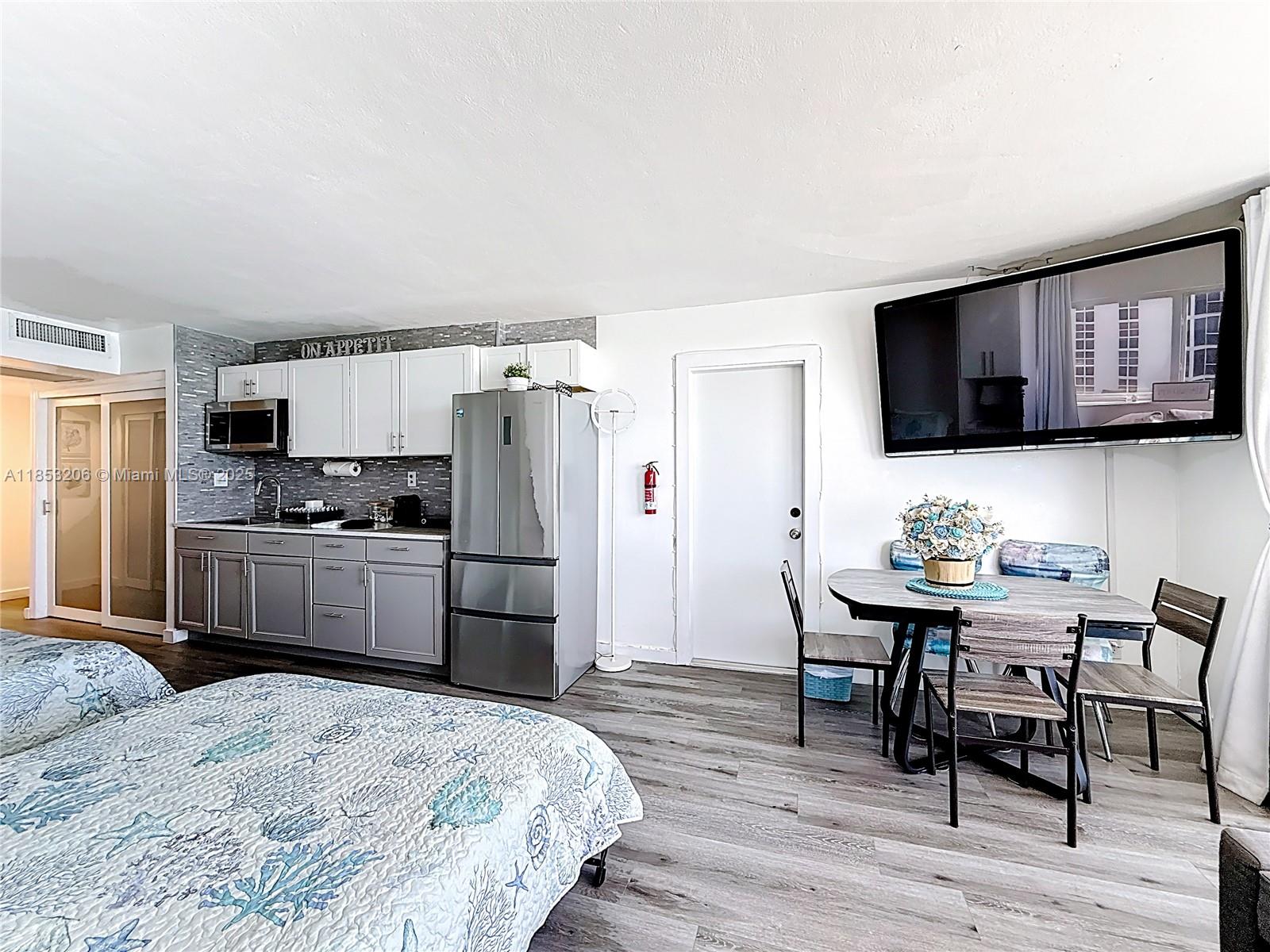 THE AVENTURA BEACH CLUB C - Residential Lease