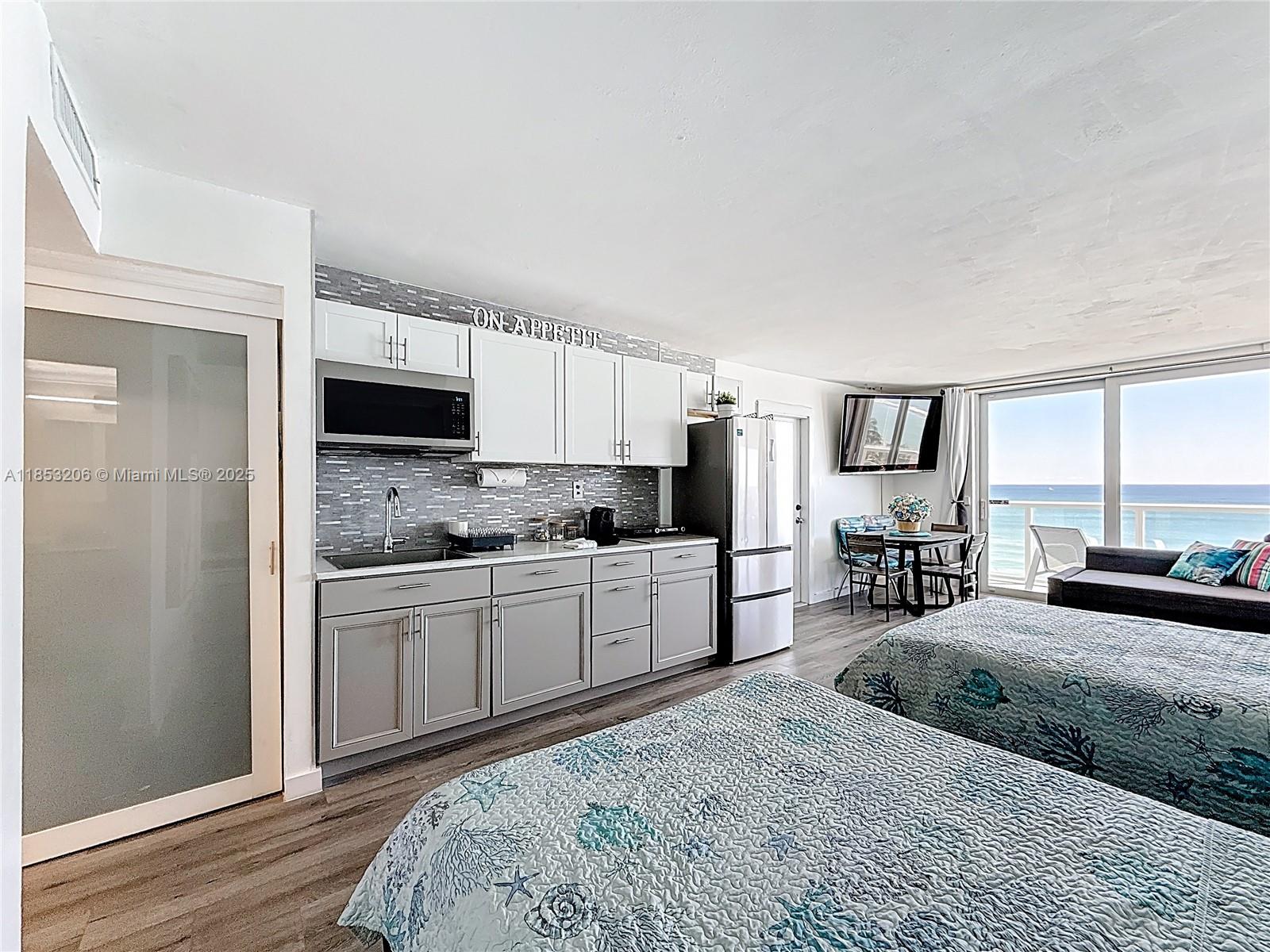 THE AVENTURA BEACH CLUB C - Residential Lease