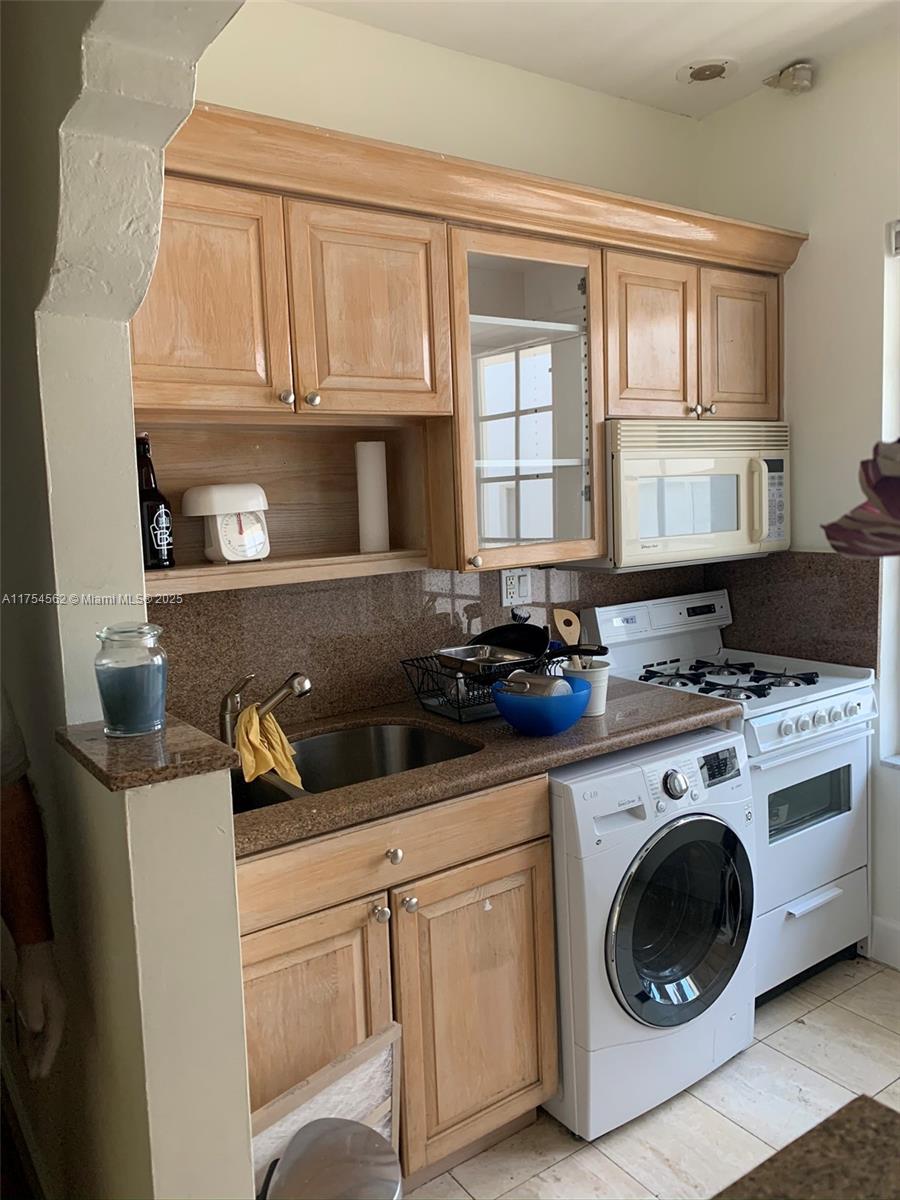 DECOLUX CONDO - Residential