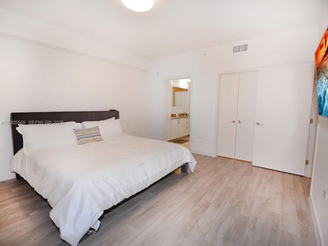 Tiny photo for 999 SW 1st Ave #1611, Miami, FL 33130 (MLS # A12005509)