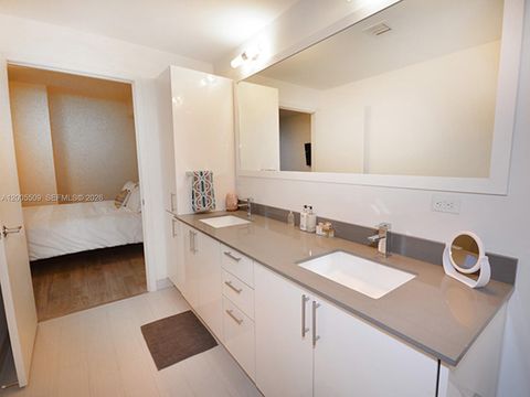 Tiny photo for 999 SW 1st Ave #1611, Miami, FL 33130 (MLS # A12005509)