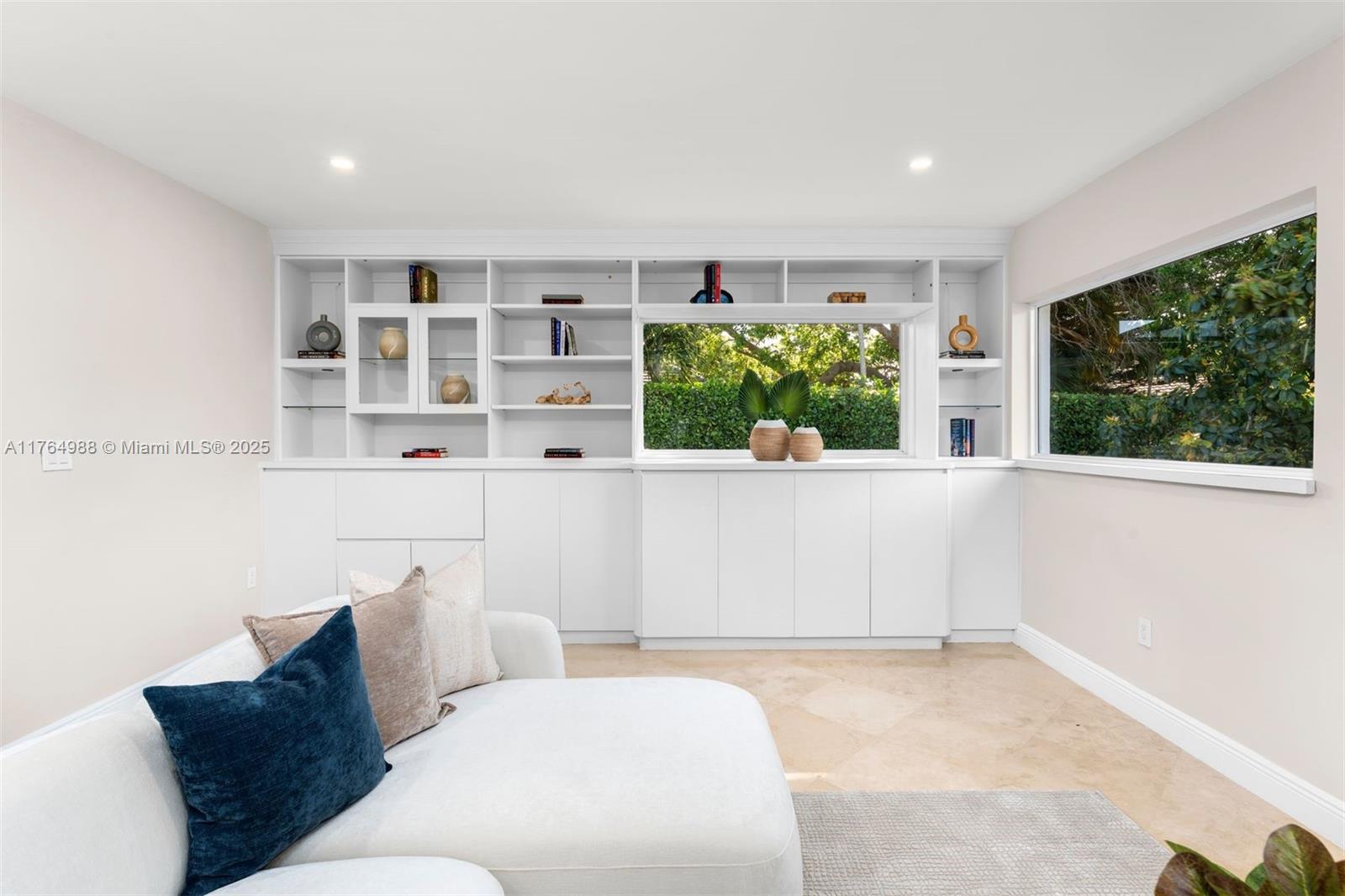 CUTLER BAY ESTATES - Residential