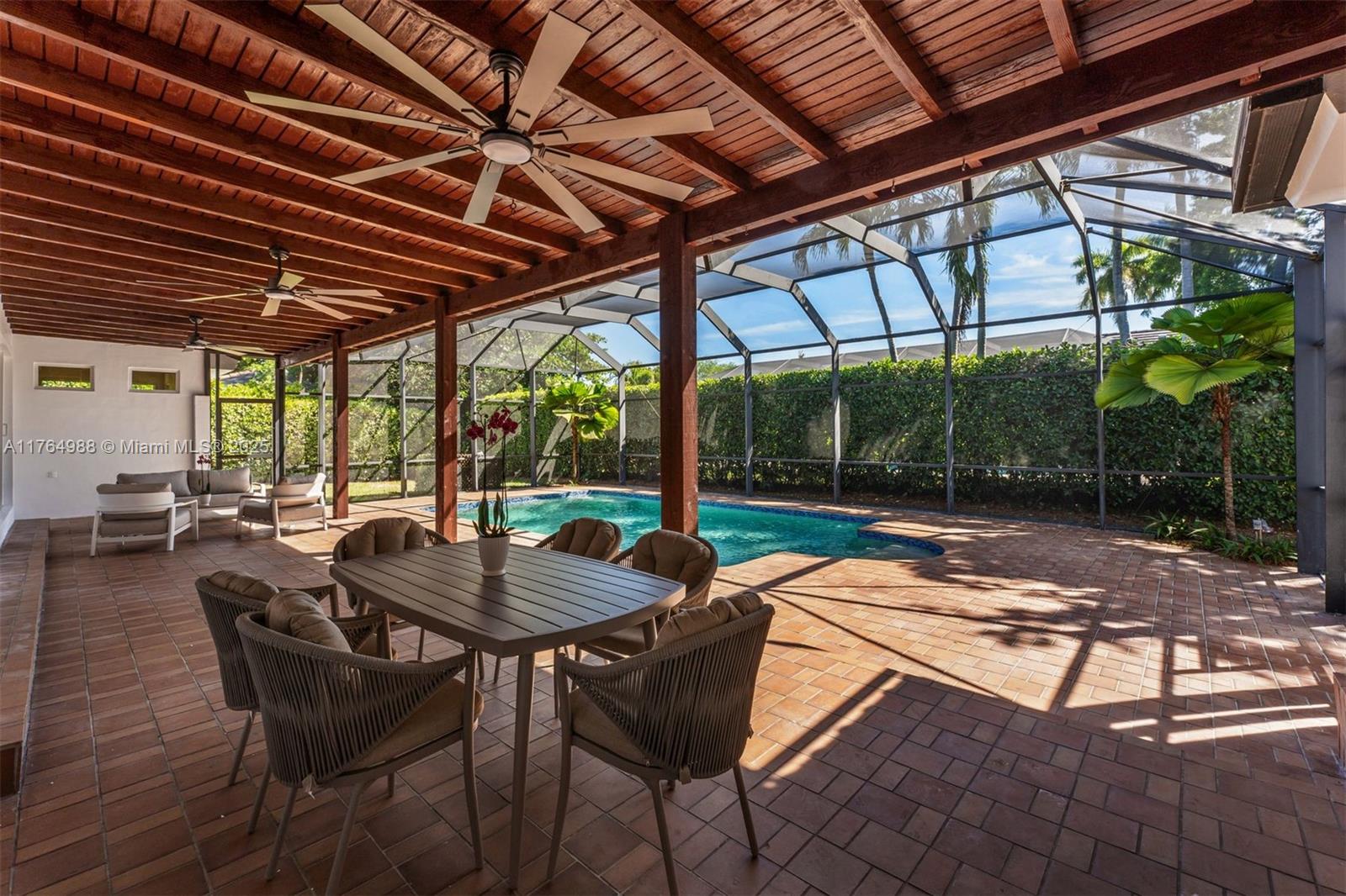 CUTLER BAY ESTATES - Residential