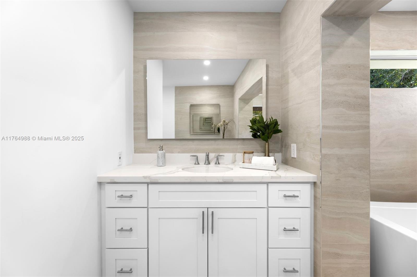 CUTLER BAY ESTATES - Residential