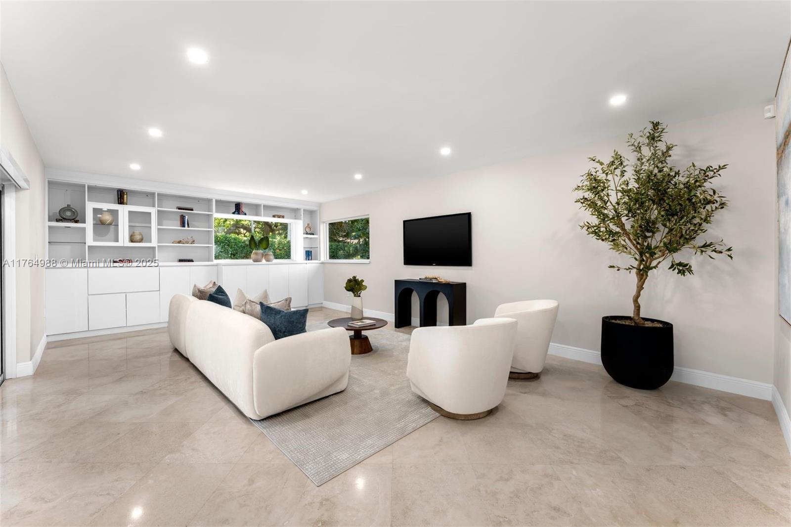 CUTLER BAY ESTATES - Residential