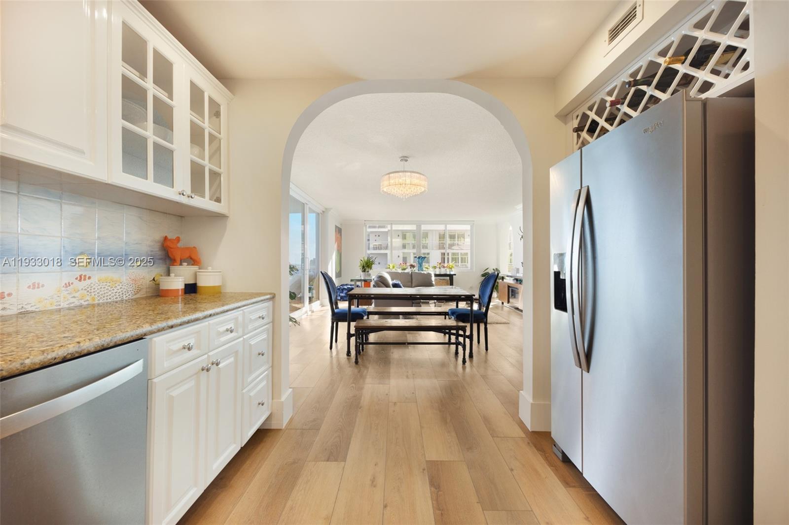 THE CARRIAGE HOUSE CONDO - Residential