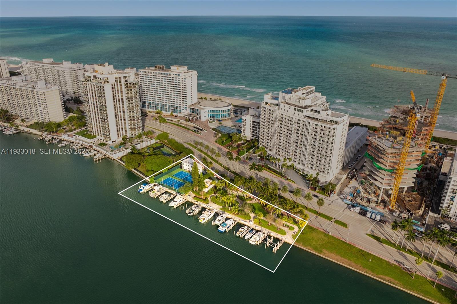 THE CARRIAGE HOUSE CONDO - Residential