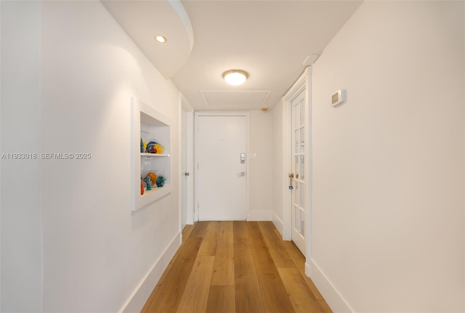 THE CARRIAGE HOUSE CONDO - Residential