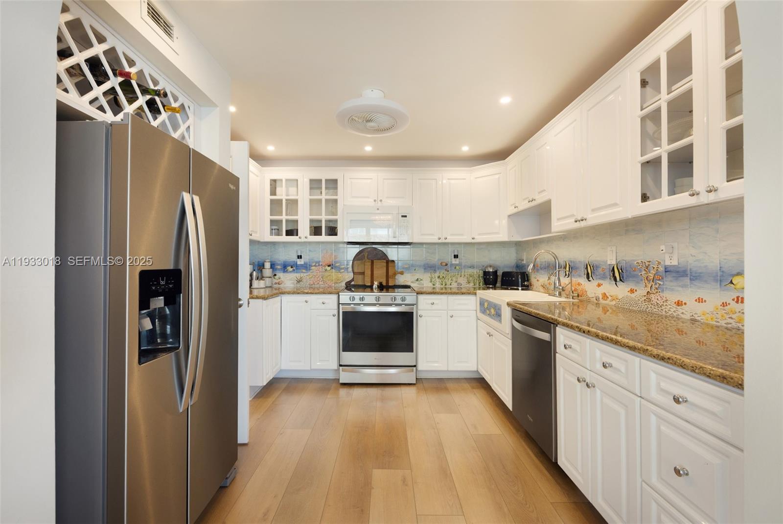 THE CARRIAGE HOUSE CONDO - Residential