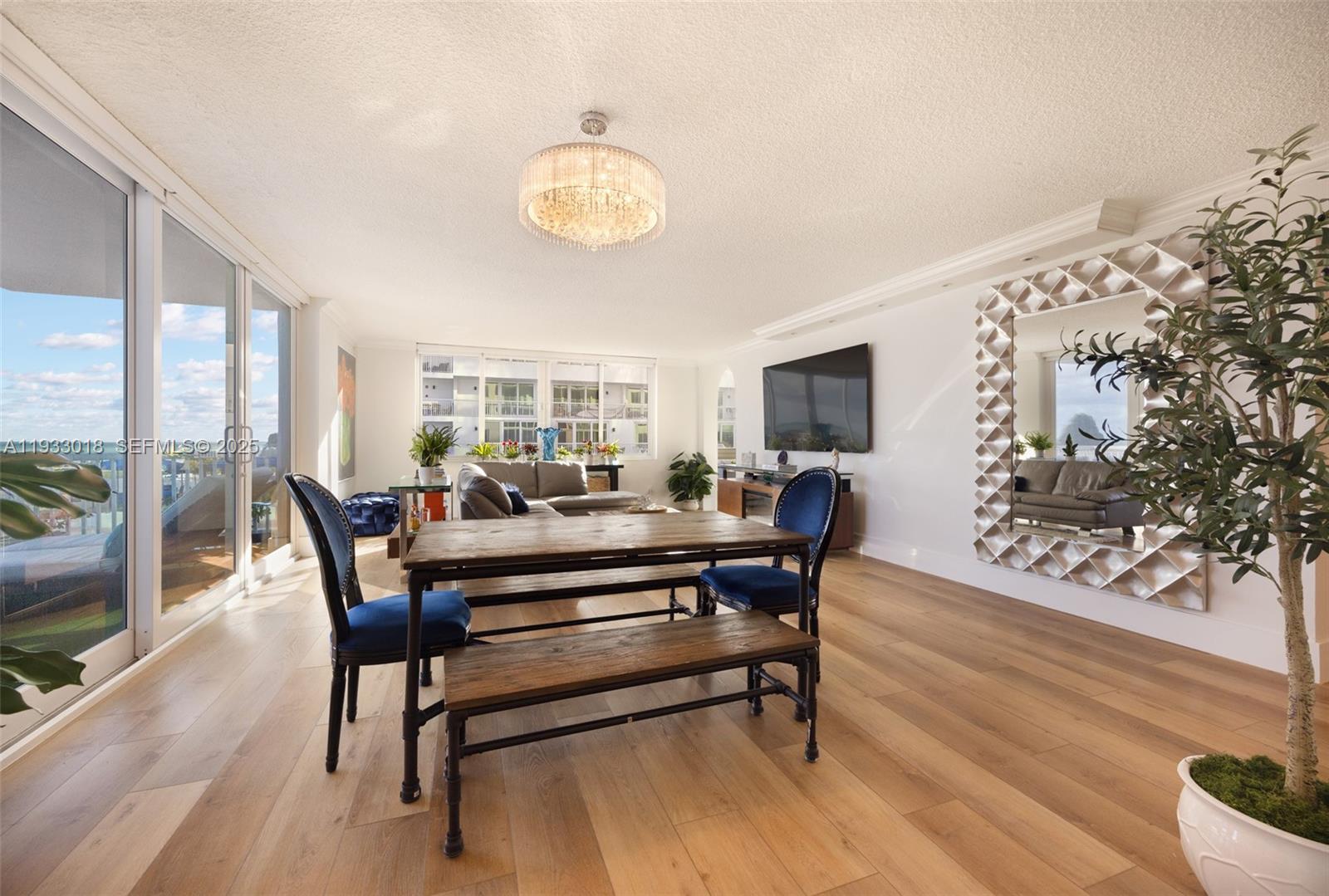 THE CARRIAGE HOUSE CONDO - Residential