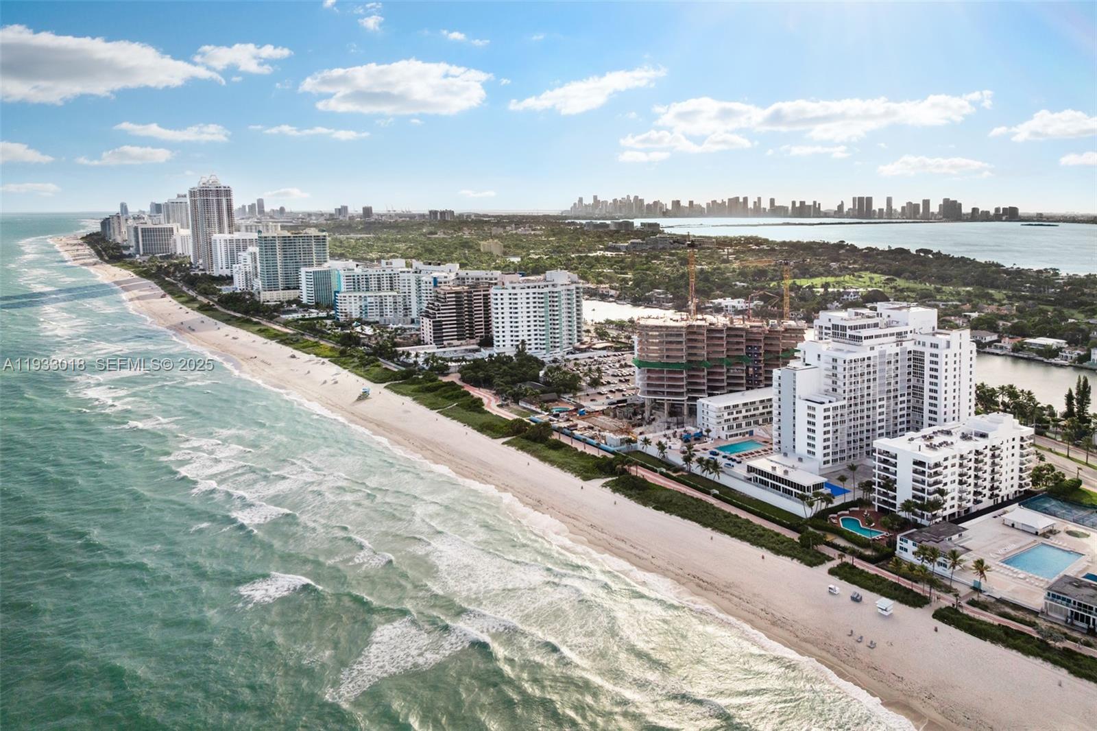 THE CARRIAGE HOUSE CONDO - Residential