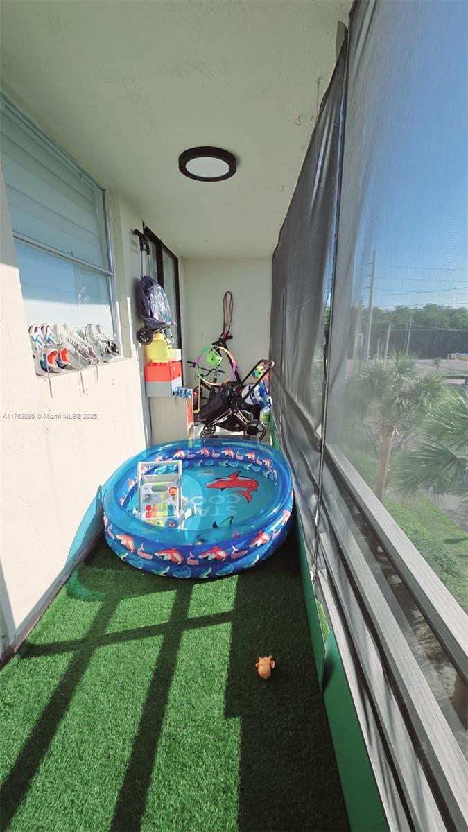 CARLTON BAY CONDO - Residential