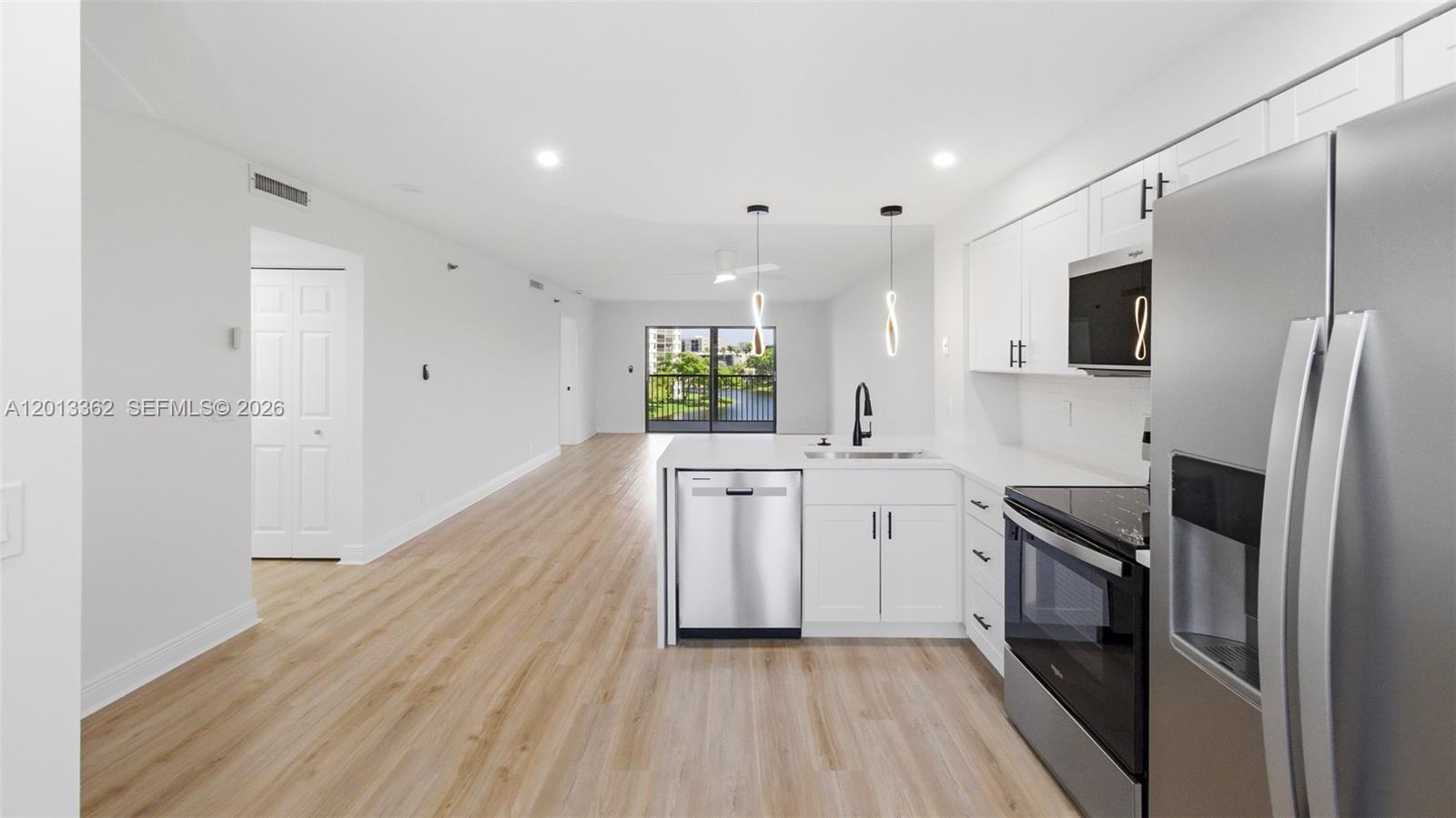 2232 N Cypress Bend Dr 507