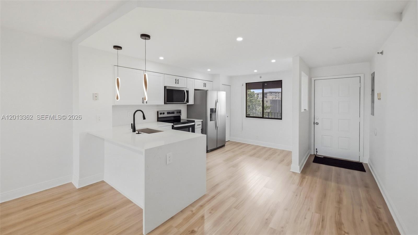 CYPRESS BEND CONDOMINIUM - Residential