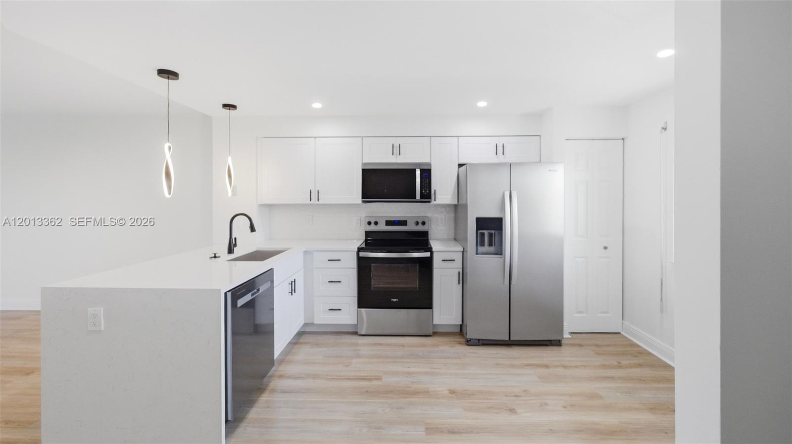 2232 N Cypress Bend Dr 507