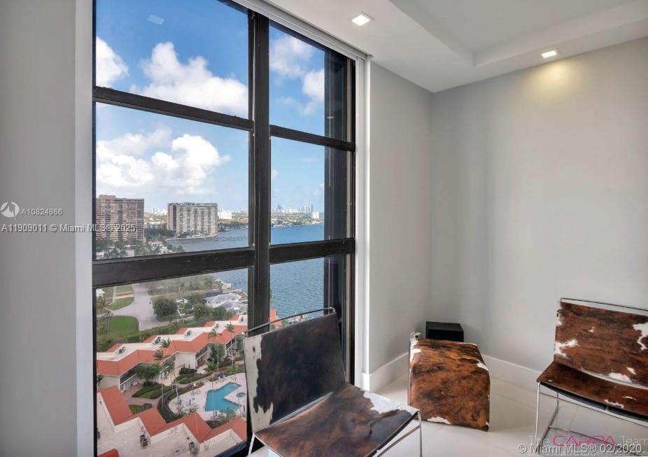 THE TOWERS OF QUAYSIDE CO - Residential Lease